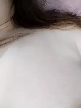 YoenLyy online show from 06/11/26, 02:22