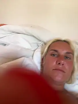 Sofia beee online show from 06/27/26, 12:22