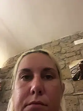 Sofia beee online show from 07/02/26, 01:39