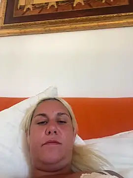 Sofia beee online show from 07/05/26, 10:11