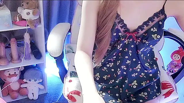 Snapshot of Jenny-Cake chatting on 07/14/26, 05:34 Jenny-Cake online show from 07/14/26, 05:34