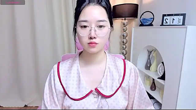 Snapshot of miuu6868 chatting on 07/13/26, 02:03 miuu6868 online show from 07/13/26, 02:03
