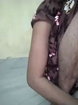 Snapshot of PRIYAGIRLHOT chatting on 06/05/26, 05:47 PRIYAGIRLHOT online show from 06/05/26, 05:47