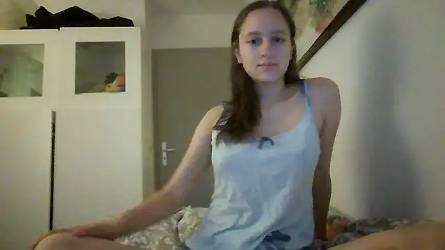 SoftieSophie online show from 05/27/26, 03:03
