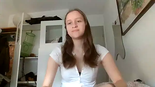 SoftieSophie online show from 06/24/26, 06:01