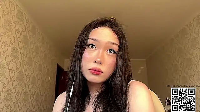Snapshot of LilowNax chatting on 06/19/26, 02:10 LilowNax online show from 06/19/26, 02:10