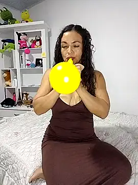 bella-diaz online show from 06/06/26, 05:01