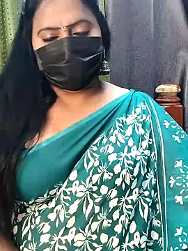 Snapshot of Meera_mia chatting on 05/31/26, 07:04 Meera mia online show from 05/31/26, 07:04