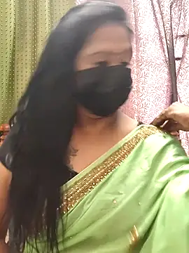 Snapshot of Meera_mia chatting on 06/06/26, 09:25 Meera mia online show from 06/06/26, 09:25