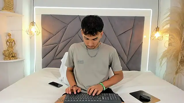 Snapshot of LiamBlake_ chatting on 06/26/26, 05:23 LiamBlake online show from 06/26/26, 05:23