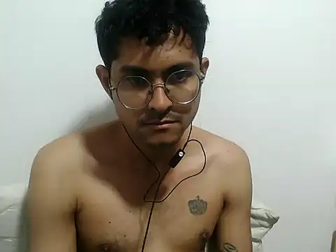 Snapshot of xanderlover chatting on 06/24/26, 11:48 xanderlover online show from 06/24/26, 11:48