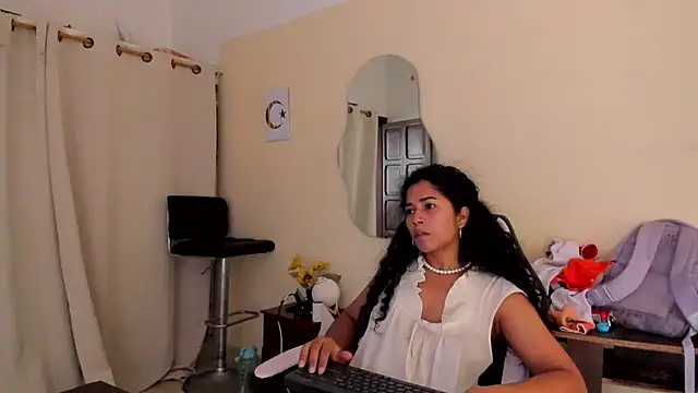 Nadia-Monroe online show from 07/14/26, 09:42