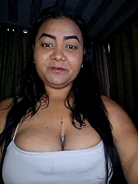 Snapshot of DEISY_8670 chatting on 06/19/26, 10:41 DEISY 8670 online show from 06/19/26, 10:41