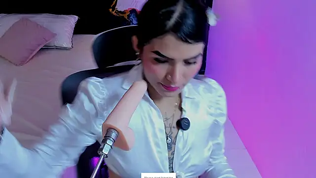 Snapshot of Alanna_Wild chatting on 06/26/26, 06:56 Alanna Wild online show from 06/26/26, 06:56