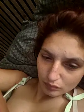 Snapshot of resstess chatting on 05/27/26, 01:57 resstess online show from 05/27/26, 01:57