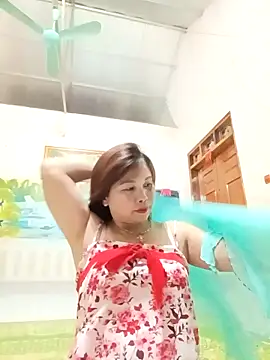 Snapshot of -Piieo11- chatting on 05/28/26, 12:57 -Piieo11- online show from 05/28/26, 12:57