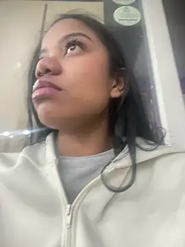 Snapshot of Ariana_roxe_ chatting on 06/21/26, 03:20 Ariana roxe online show from 06/21/26, 03:20