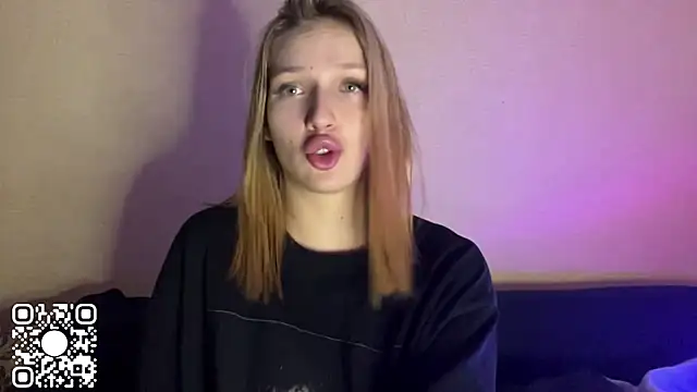 Snapshot of xXMelanieseXx chatting on 07/10/26, 03:25 xXMelanieseXx online show from 07/10/26, 03:25