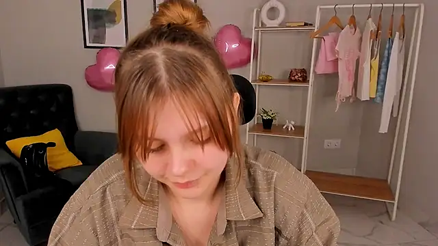 Jessica West  online show from 06/02/26, 01:35