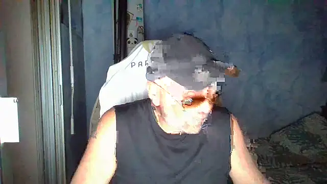 Snapshot of panda_06200 chatting on 06/11/26, 02:33 panda 06200 online show from 06/11/26, 02:33