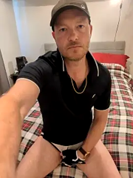 Straight GuyUK online show from 05/31/26, 01:18