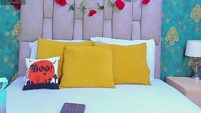 Snapshot of SamyPrincexx chatting on 11/11/25, 10:10 SamyPrincexx online show from 11/11/25, 10:10