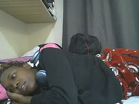 Snapshot of sexylittleprincess1 chatting on 06/11/26, 08:29 sexylittleprincess1 online show from 06/11/26, 08:29