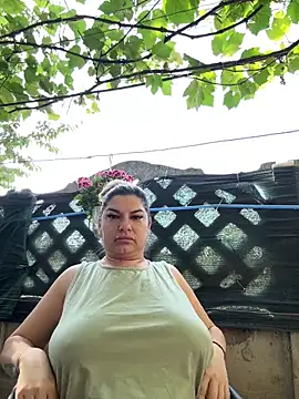 Snapshot of evaxxxcurvyxxx chatting on 05/27/26, 06:32 evaxxxcurvyxxx online show from 05/27/26, 06:32