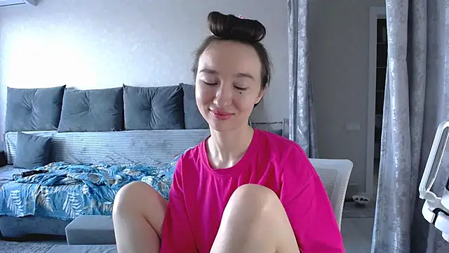 Maryana Ro online show from 10/21/25, 07:53