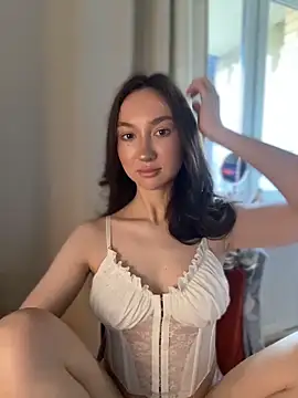 Snapshot of Maryana_Ro chatting on 06/03/26, 04:56 Maryana Ro online show from 06/03/26, 04:56
