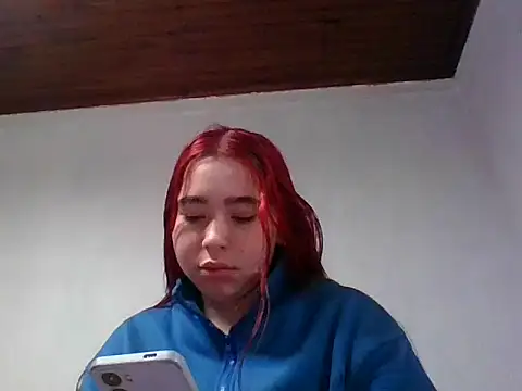 Annisofi000 online show from 06/04/26, 06:36