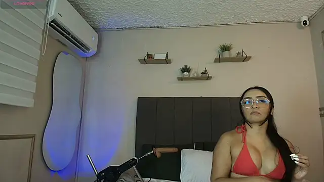 Snapshot of Moly_Juicy chatting on 07/10/26, 07:38 Moly Juicy online show from 07/10/26, 07:38
