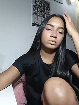 Snapshot of xcleila chatting on 06/18/26, 02:01 xcleila online show from 06/18/26, 02:01