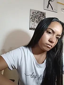 Snapshot of xcleila chatting on 06/20/26, 01:58 xcleila online show from 06/20/26, 01:58