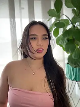 SarahRiveros online show from 06/25/26, 08:13