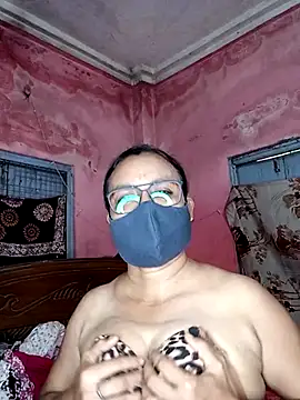 MoonLusty online show from 06/18/26, 05:30