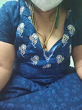 Tamil-kaviya98 online show from 06/18/26, 08:58