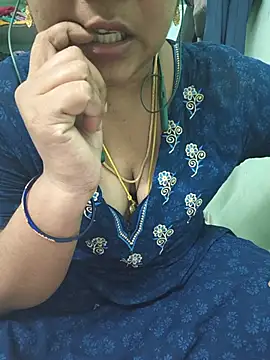Tamil-kaviya98 online show from 06/30/26, 07:42