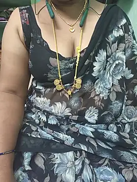 Tamil-kaviya98 online show from 07/06/26, 08:44
