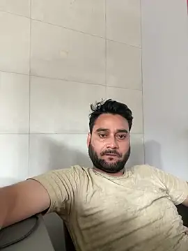 Snapshot of VBRAWN01 chatting on 06/19/26, 12:09 VBRAWN01 online show from 06/19/26, 12:09