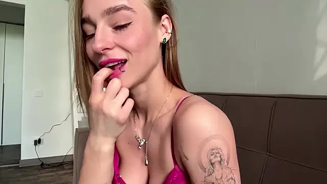 amilia-sexygirl online show from 06/08/26, 01:28