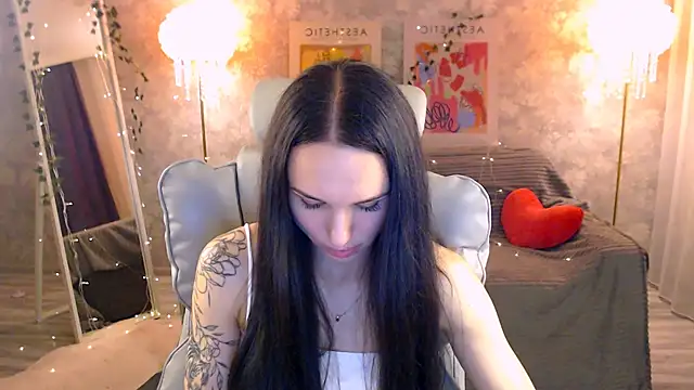 Snapshot of NicoleMerz chatting on 06/21/26, 05:04 NicoleMerz online show from 06/21/26, 05:04