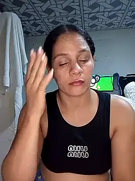Snapshot of Cielo_777_ chatting on 06/25/26, 02:44 Cielo 777 online show from 06/25/26, 02:44