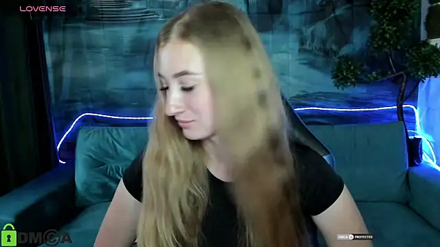 MonicaMoonlit online show from 05/27/26, 01:52