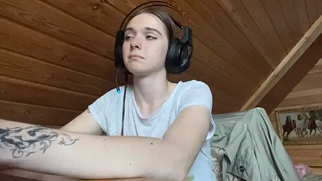 Snapshot of MariaLake chatting on 07/14/26, 10:21 MariaLake online show from 07/14/26, 10:21