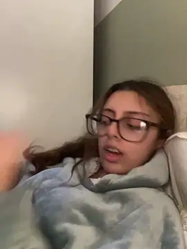 brownpetitegirlxo online show from 06/04/26, 08:15