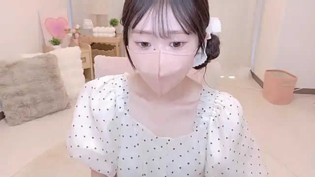 YURInya  online show from 06/13/26, 05:05