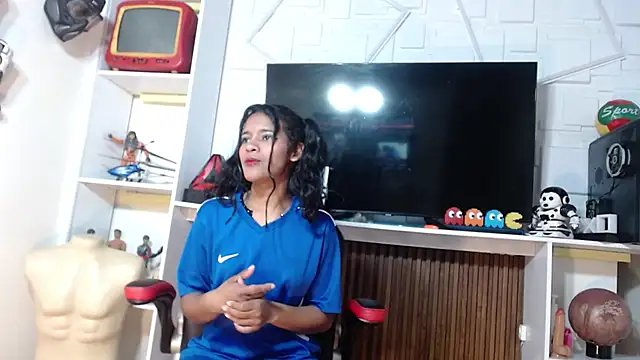  QueenMarilyn online show from 06/19/26, 07:17