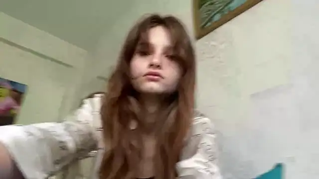 Snapshot of HeIen_cute chatting on 06/14/26, 02:24 HeIen cute online show from 06/14/26, 02:24