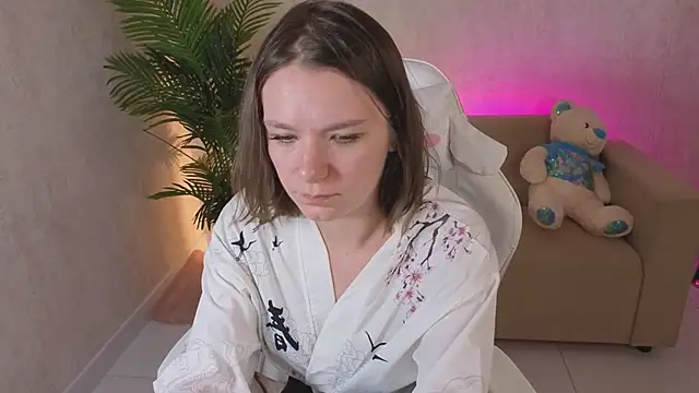 kira hatti online show from 06/10/26, 09:08